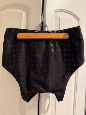 PELETON Black Houndstooth Bra Size XL